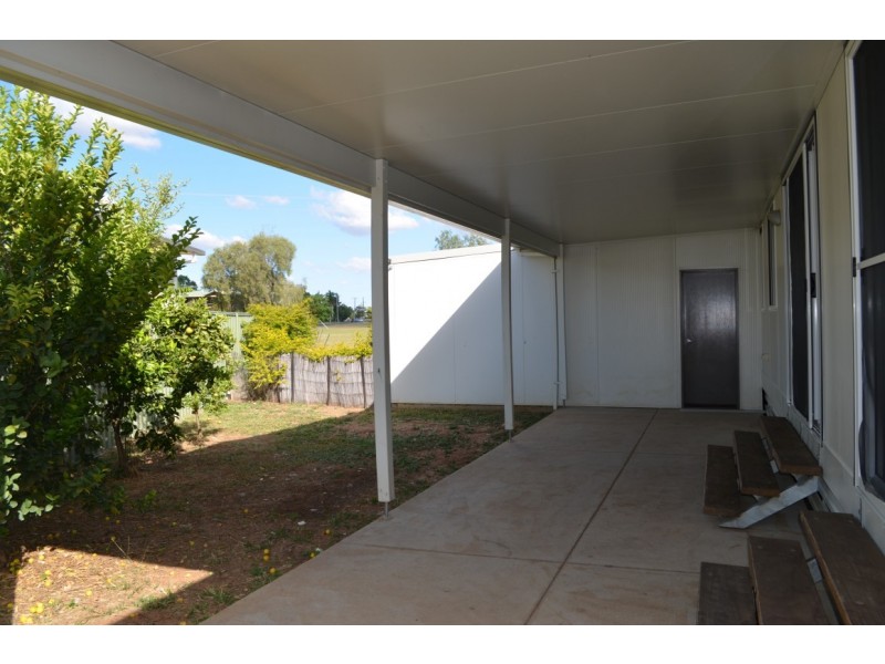 4 Hunter Street, Blackwater QLD 4717