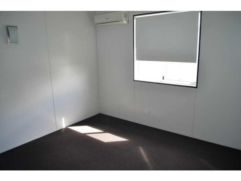 4 Hunter Street, Blackwater QLD 4717