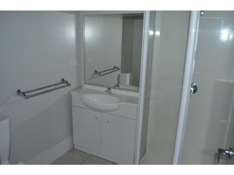 4 Hunter Street, Blackwater QLD 4717