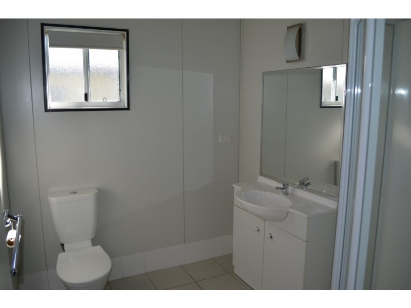 4 Hunter Street, Blackwater QLD 4717