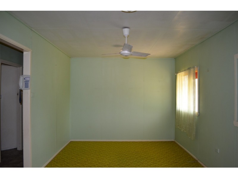 11 East, Bluff QLD 4702