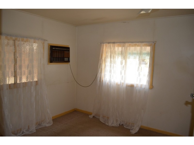 11 East, Bluff QLD 4702