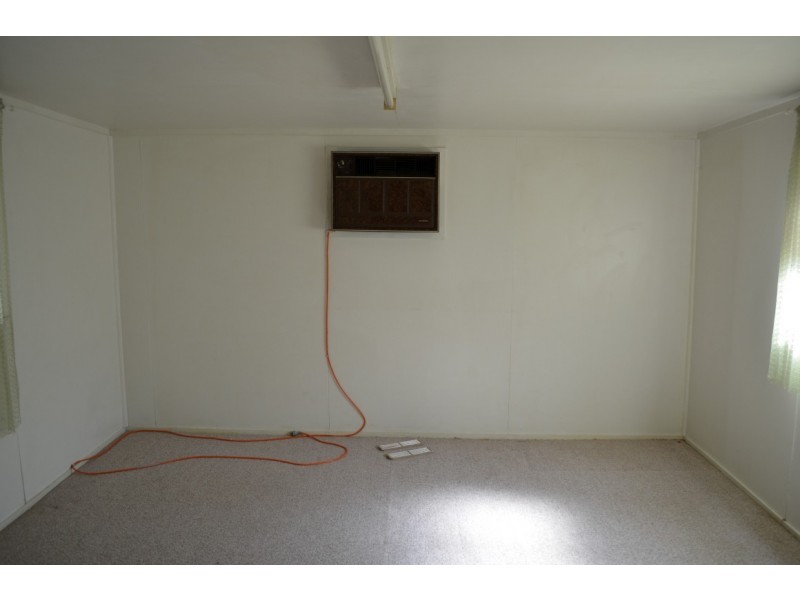 11 East, Bluff QLD 4702