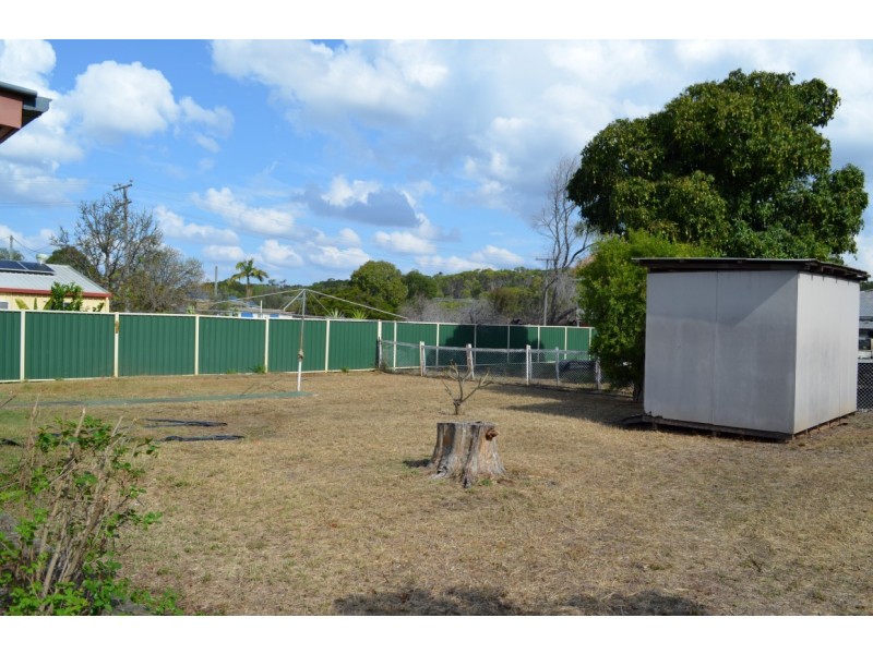 11 East, Bluff QLD 4702