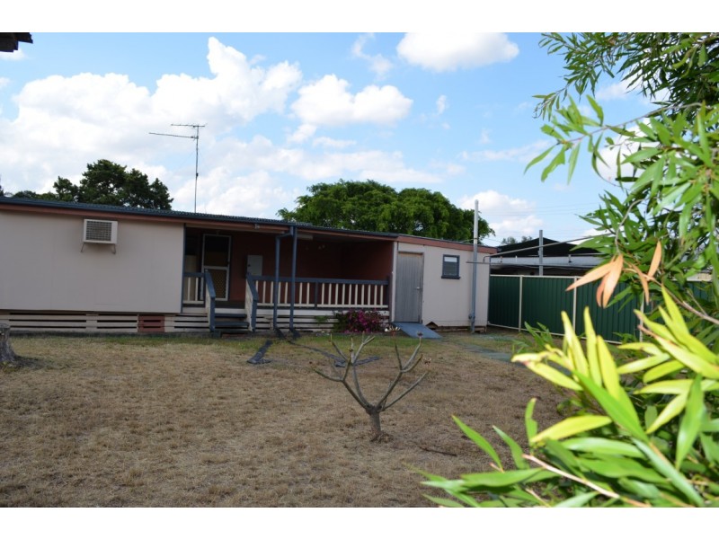 11 East, Bluff QLD 4702