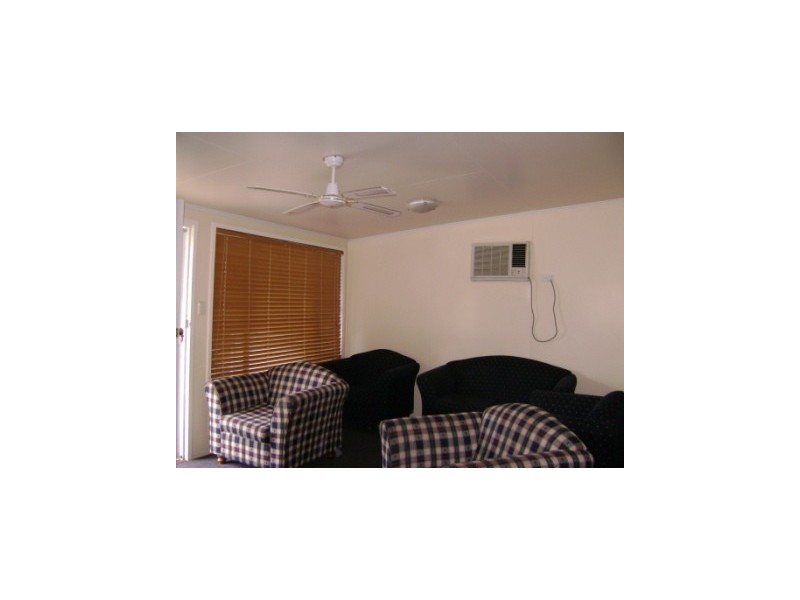 11 ADAMS, Blackwater QLD 4717