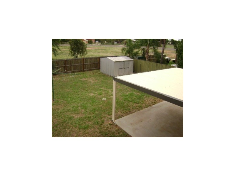 11 ADAMS, Blackwater QLD 4717