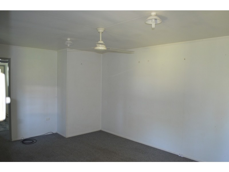 40 Bendee Crescent, Blackwater QLD 4717