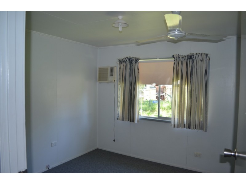 40 Bendee Crescent, Blackwater QLD 4717