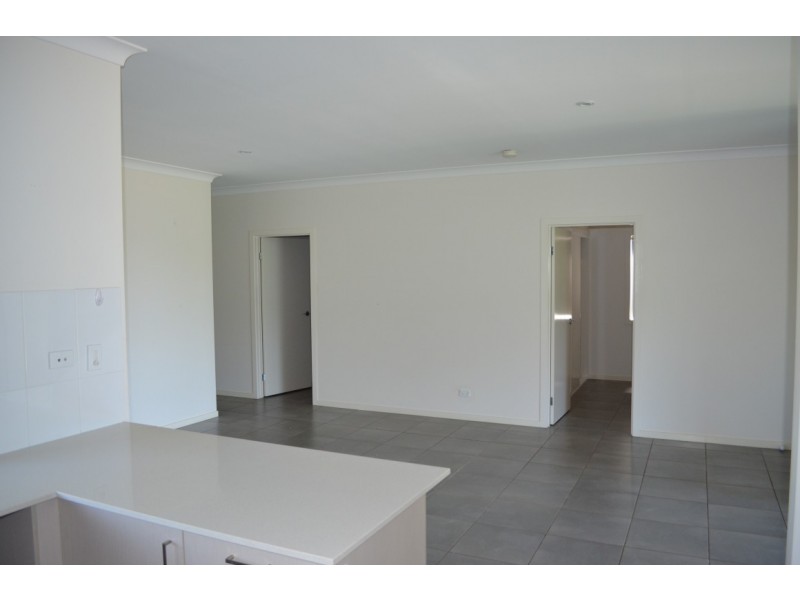 21 Kendrick Circuit, Blackwater QLD 4717