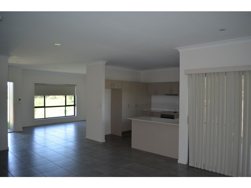 21 Kendrick Circuit, Blackwater QLD 4717