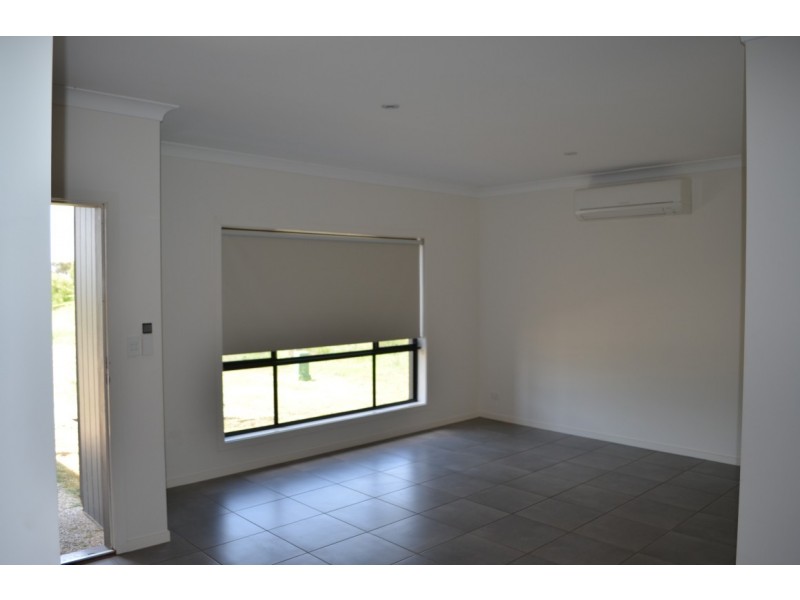 21 Kendrick Circuit, Blackwater QLD 4717