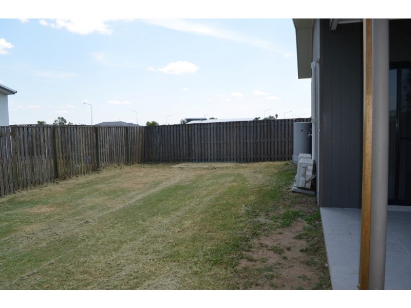 21 Kendrick Circuit, Blackwater QLD 4717
