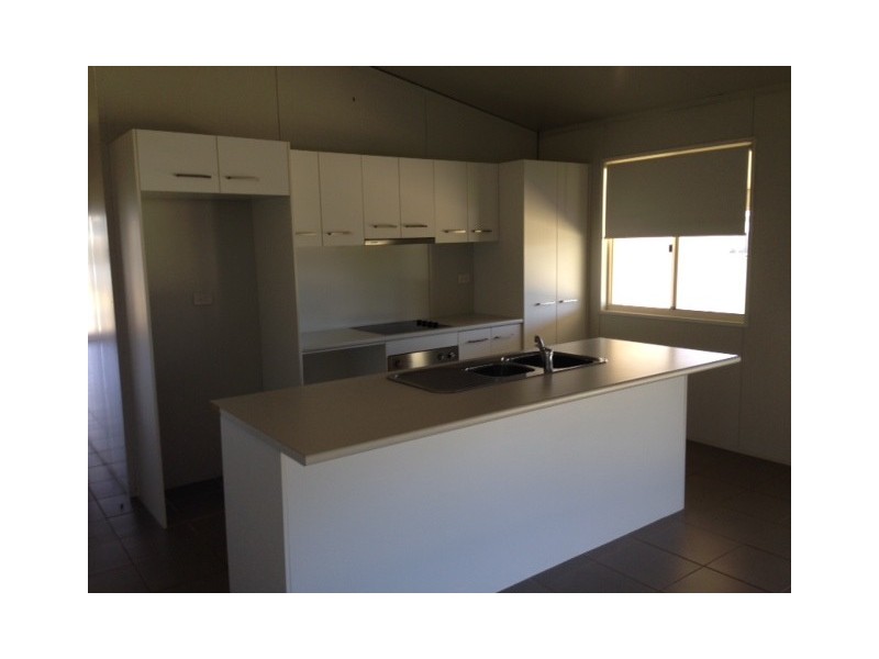 4 Summer Red Court, Blackwater QLD 4717