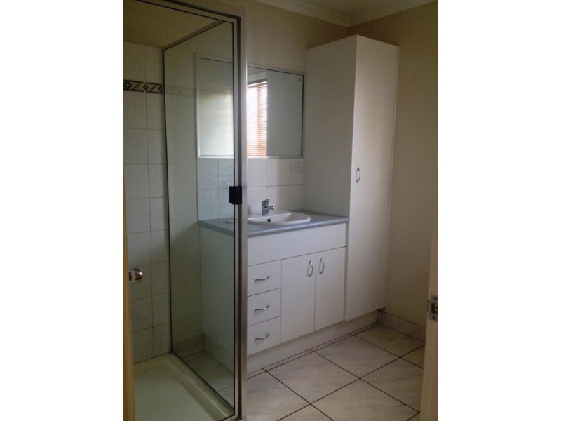 1b Summer Red Court, Blackwater QLD 4717
