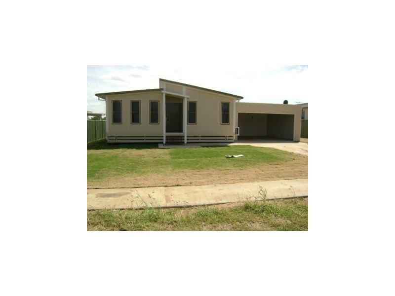 14 Hunter Street, Blackwater QLD 4717