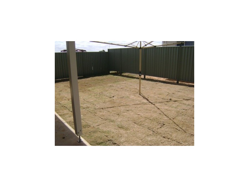 14 Hunter Street, Blackwater QLD 4717