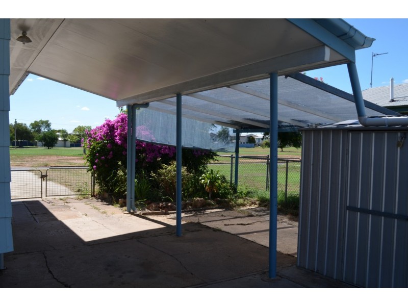 6 Box Street, Blackwater QLD 4717