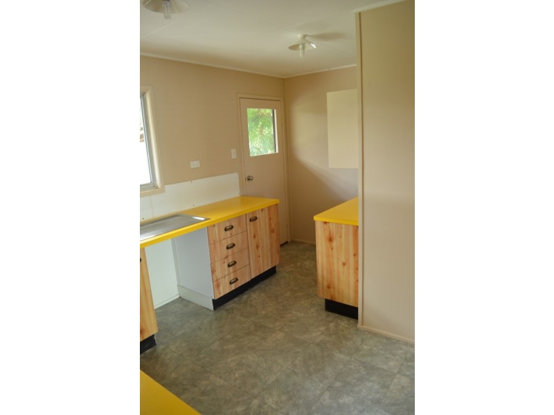 8 Lawless Street, Blackwater QLD 4717