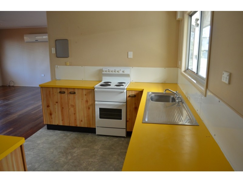 8 Lawless Street, Blackwater QLD 4717