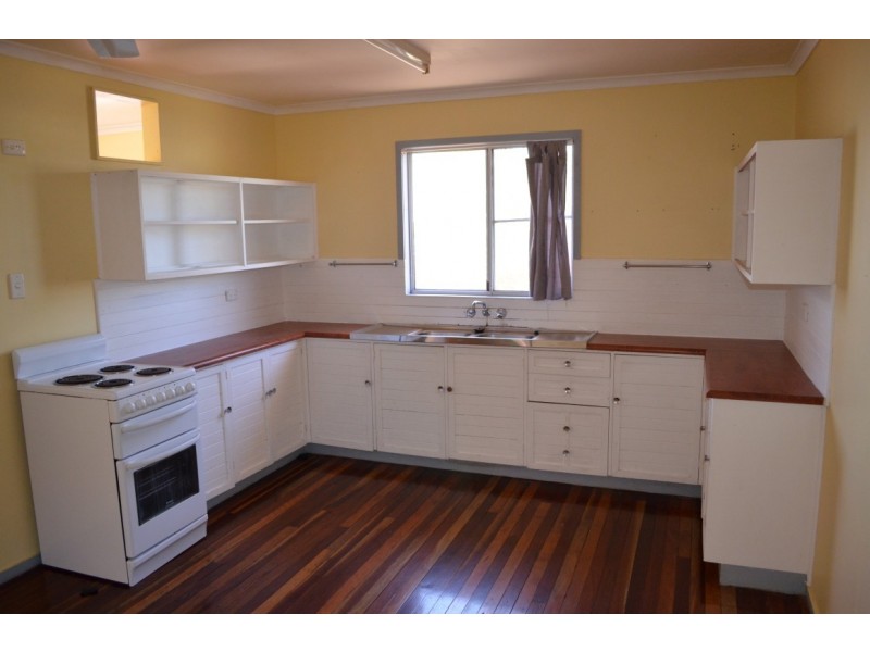 1 Blackbutt Street, Blackwater QLD 4717