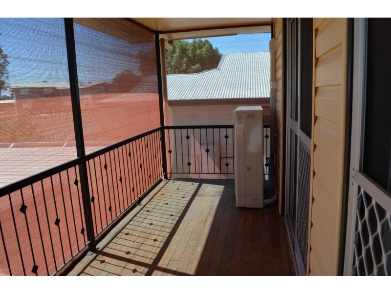 1 Blackbutt Street, Blackwater QLD 4717