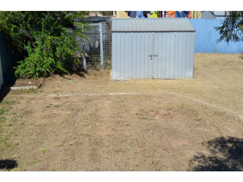 1 Blackbutt Street, Blackwater QLD 4717