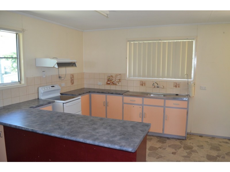 24 Bottletree Avenue, Blackwater QLD 4717