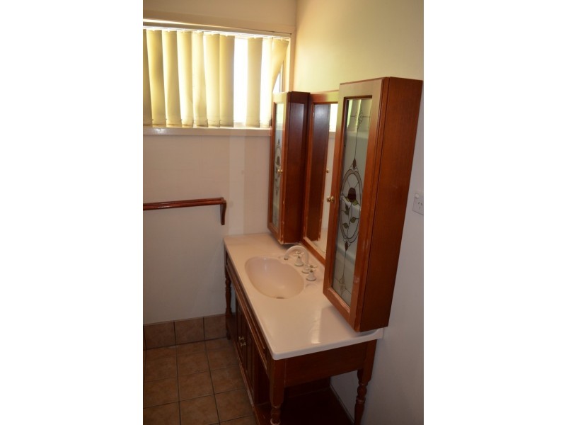 24 Bottletree Avenue, Blackwater QLD 4717