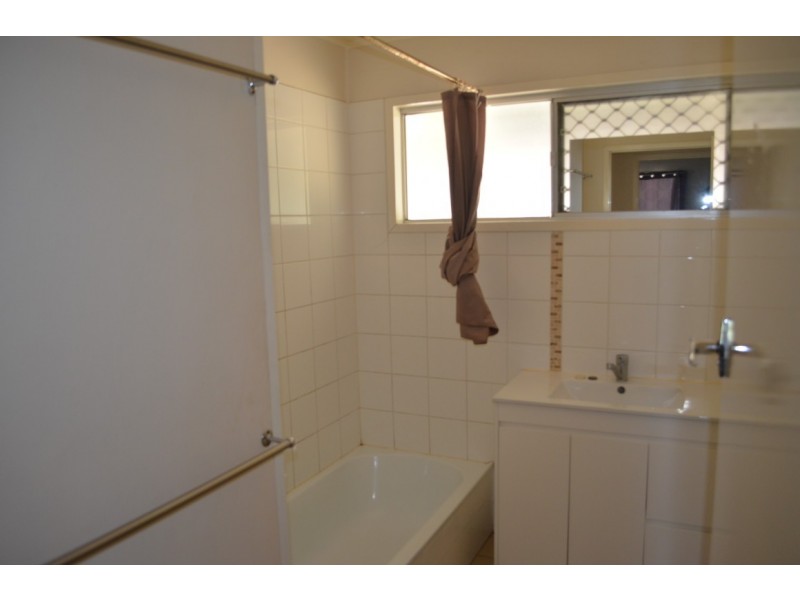 21 Littlefield Street, Blackwater QLD 4717