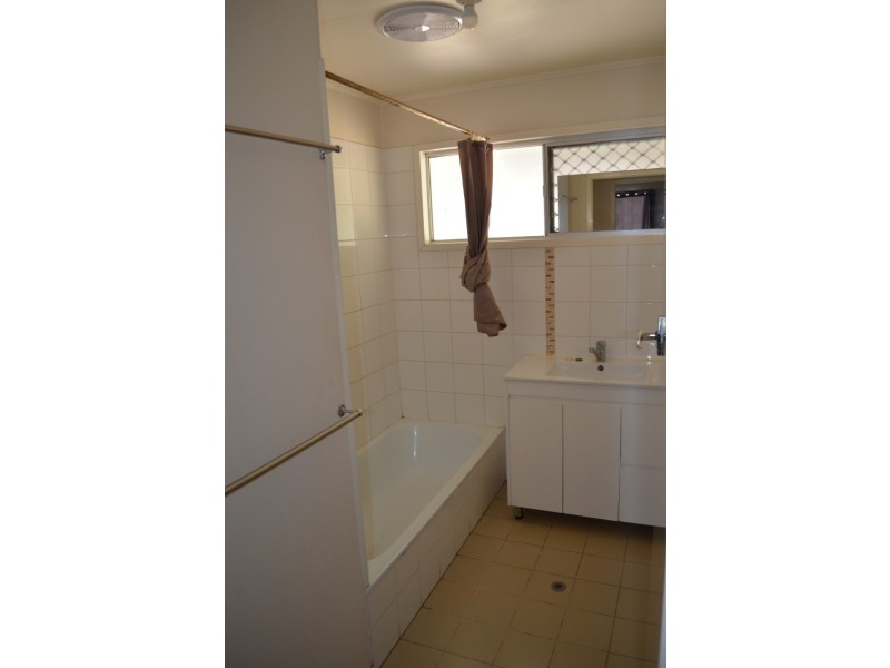 21 Littlefield Street, Blackwater QLD 4717