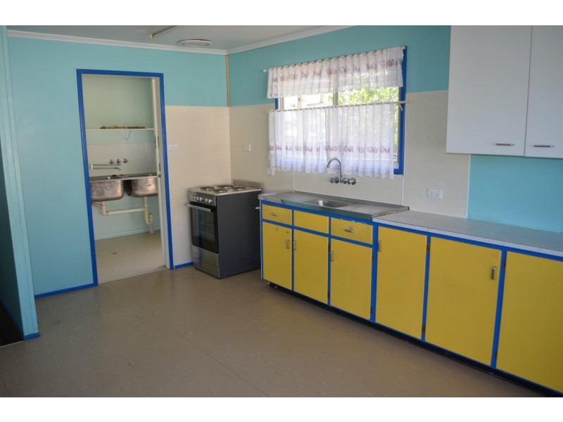 6 Cedar Street, Blackwater QLD 4717