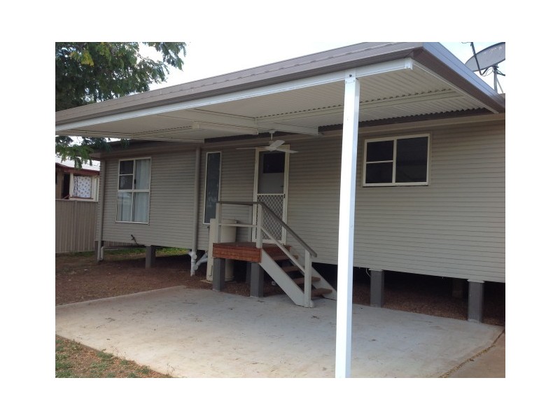 22 Wattle Street, Blackwater QLD 4717