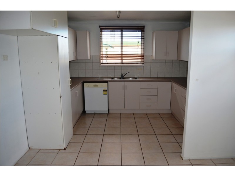 25 Acacia Street, Blackwater QLD 4717