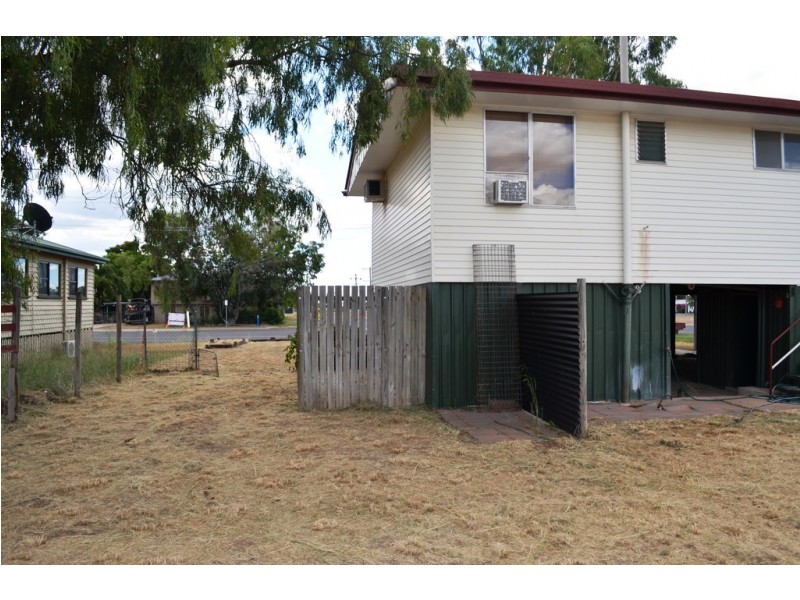 25 Acacia Street, Blackwater QLD 4717