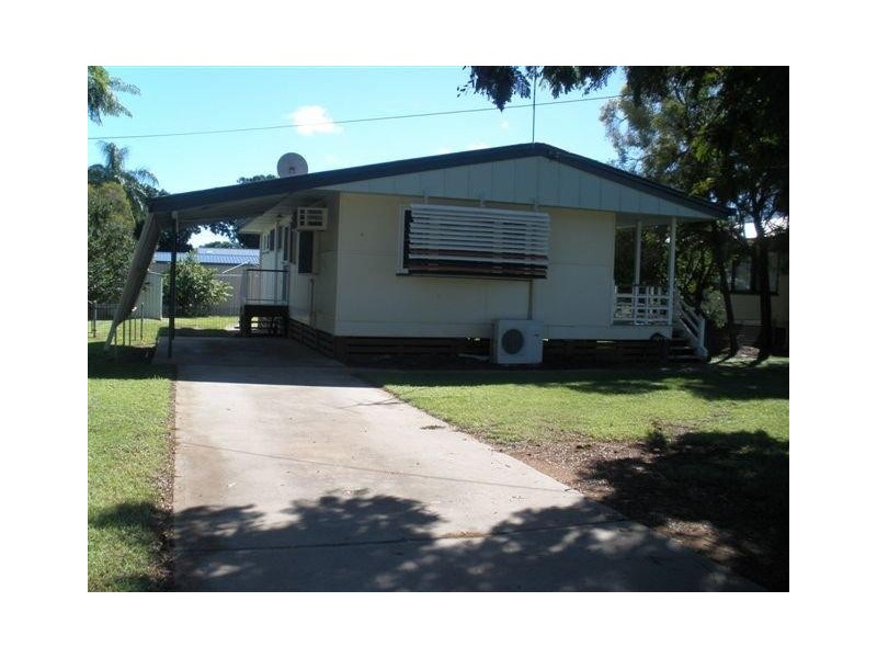 12 Arnold Street, Blackwater QLD 4717