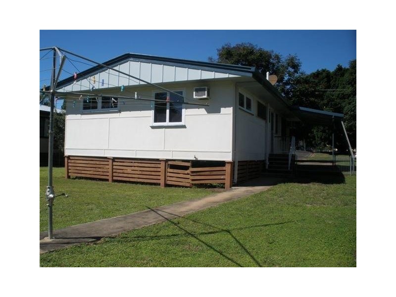 12 Arnold Street, Blackwater QLD 4717