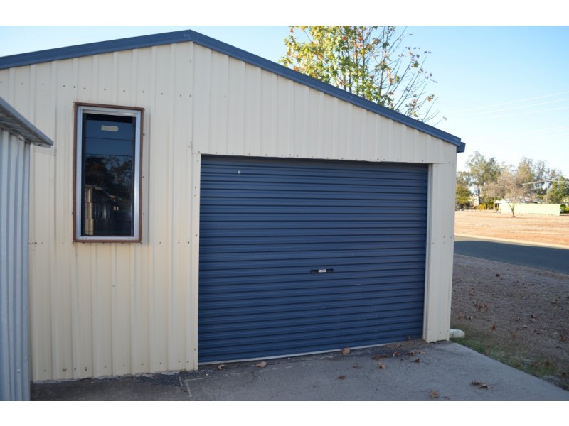 27 Fig Street, Blackwater QLD 4717