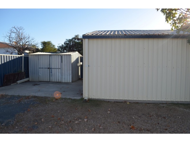 27 Fig Street, Blackwater QLD 4717