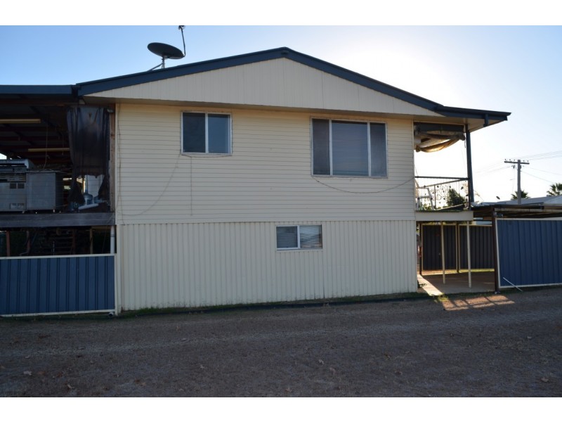 27 Fig Street, Blackwater QLD 4717