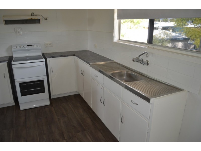 24 Bottletree Avenue, Blackwater QLD 4717