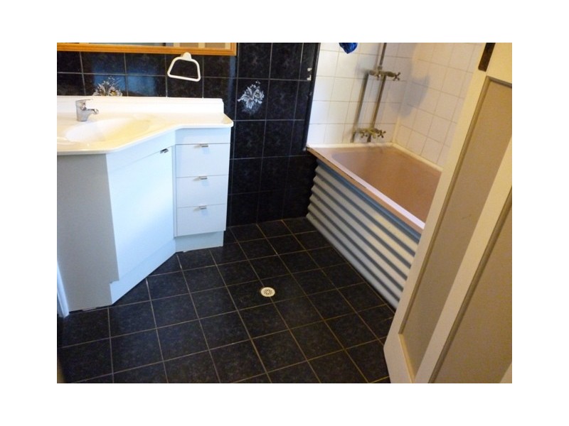 50 Main, Bluff QLD 4702