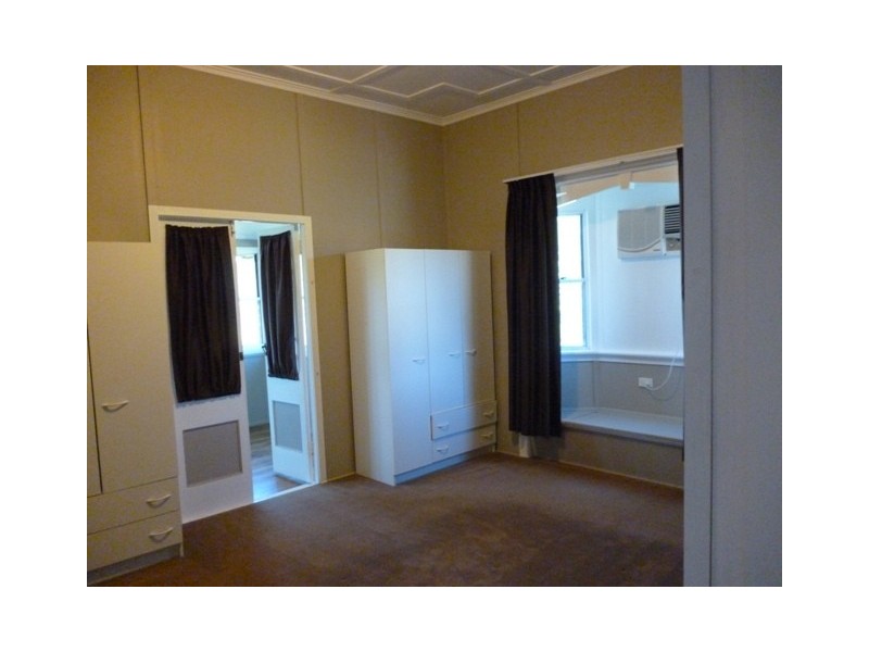 50 Main, Bluff QLD 4702