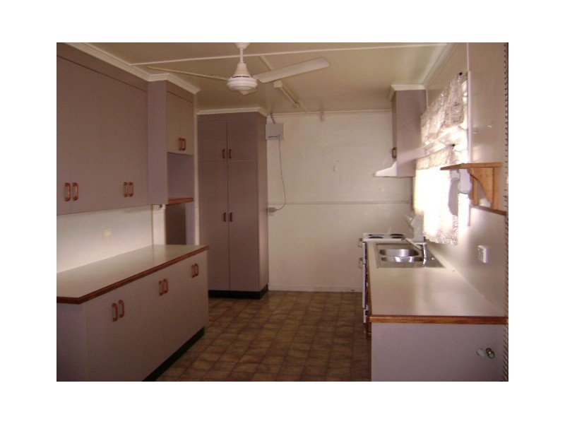 5 Fay, Blackwater QLD 4717