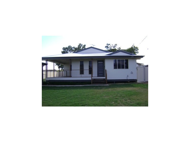 33 Bremner Street, Blackwater QLD 4717