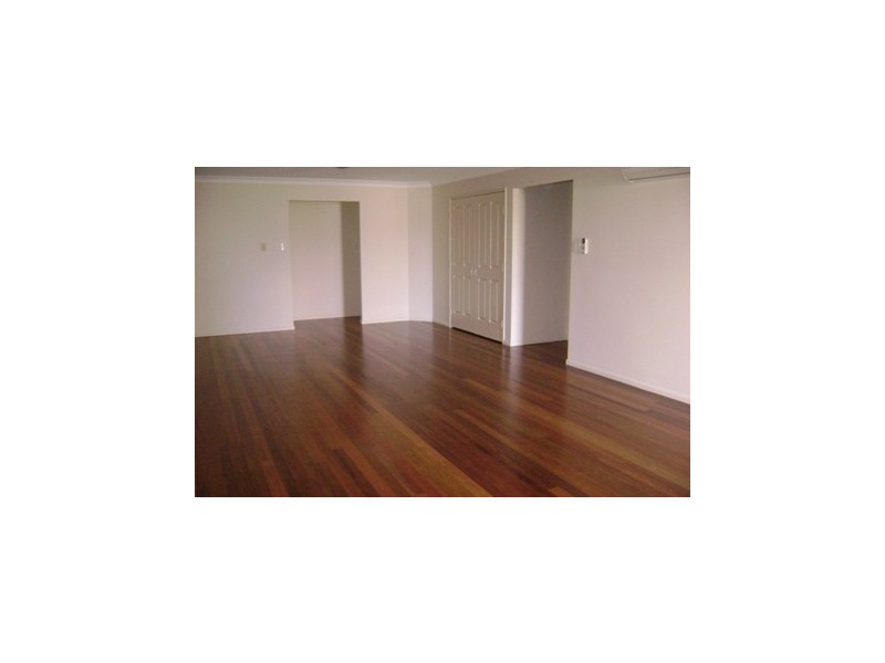 33 Bremner Street, Blackwater QLD 4717