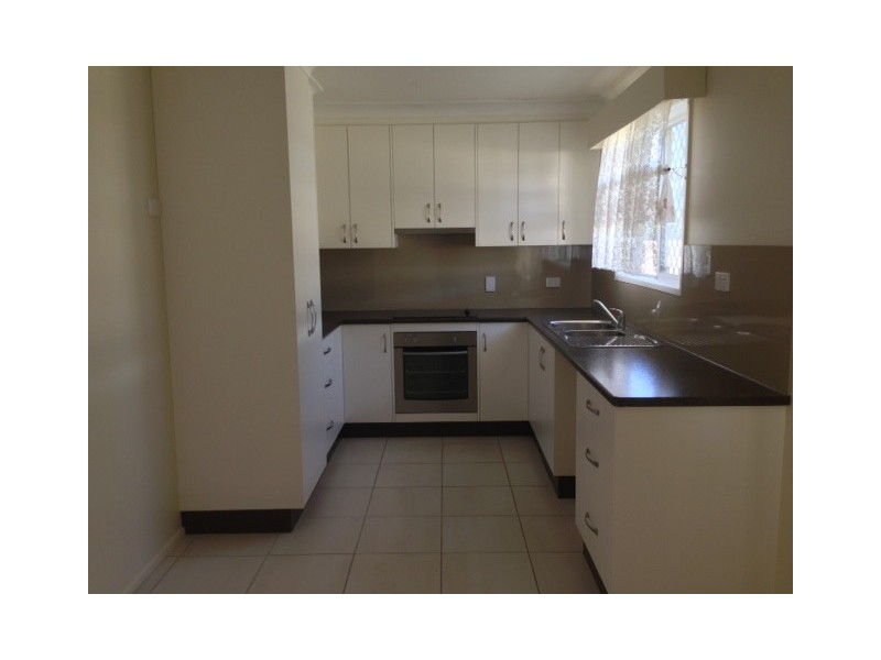 2 Umbrella Street, Blackwater QLD 4717
