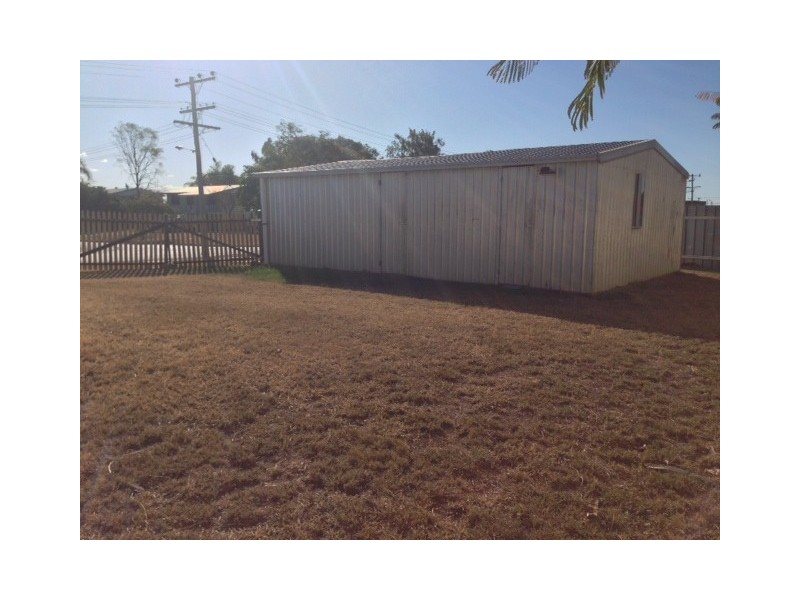 2 Umbrella Street, Blackwater QLD 4717