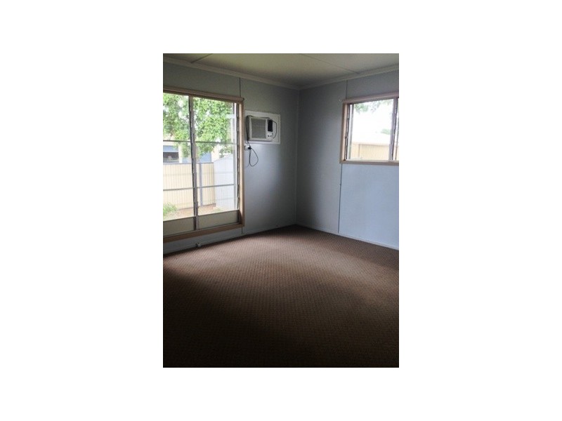 15 Long Street, Blackwater QLD 4717