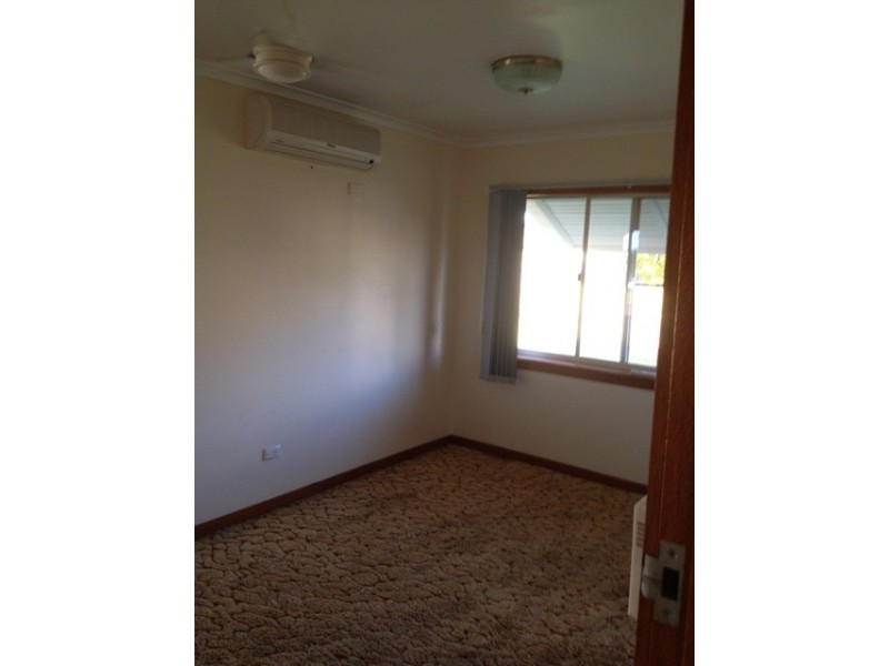 2 Evans Street, Blackwater QLD 4717